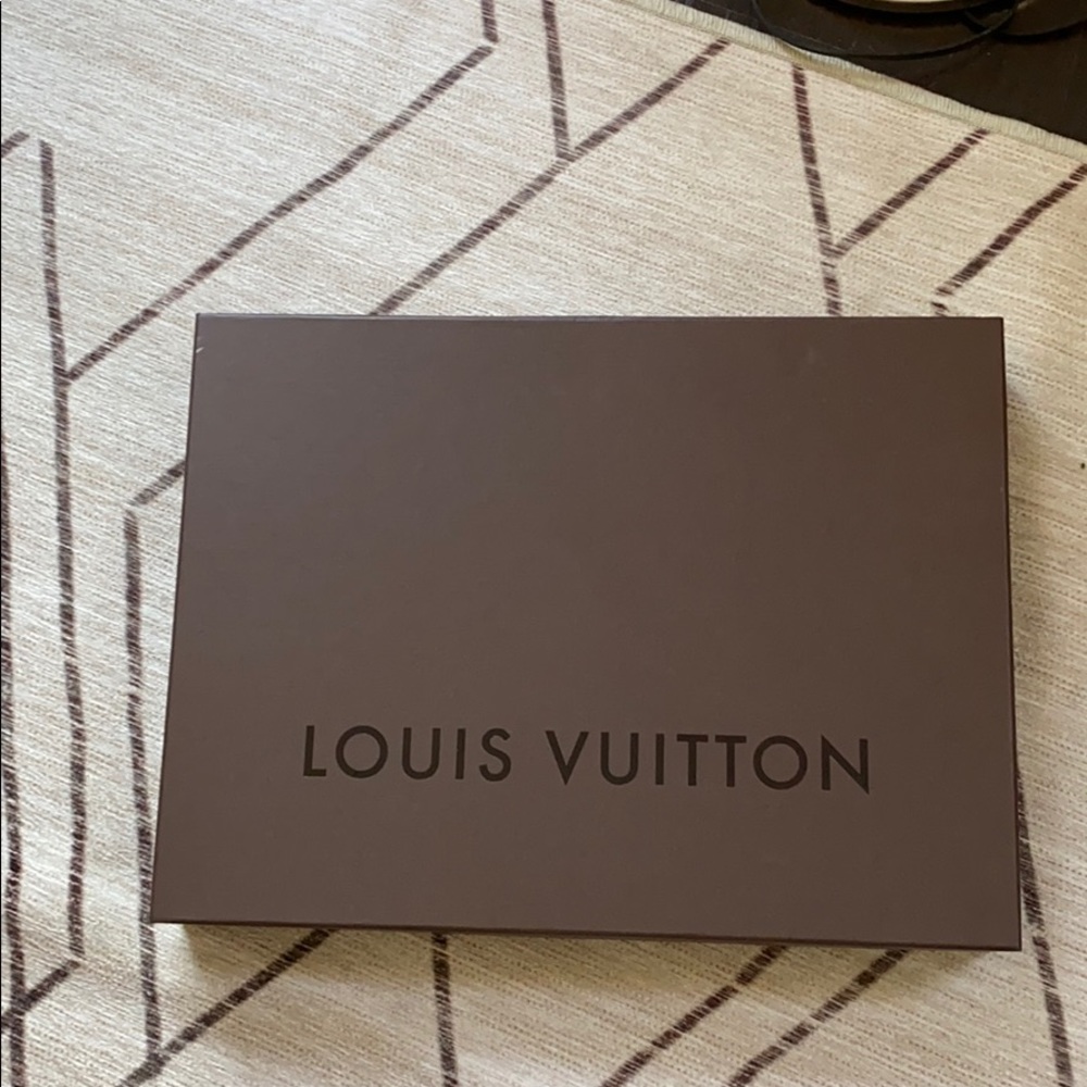Louis Vuitton box